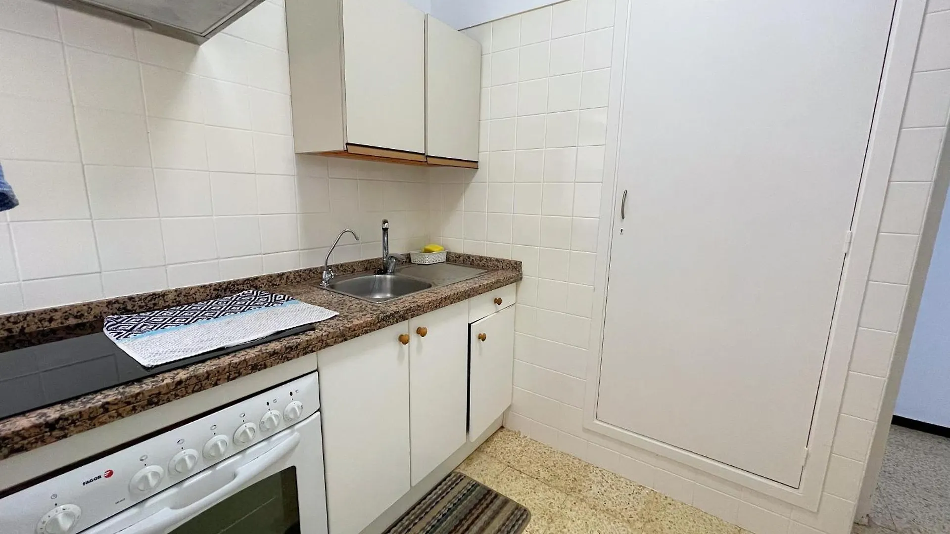 Sierra Apartment Los Cristianos